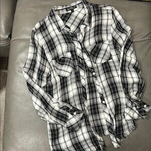 Velvet Heart Black and White Plaid Button Down Shirt